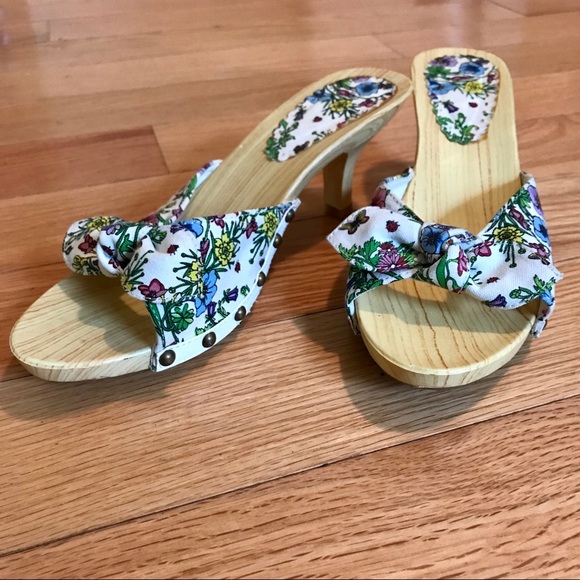 Shoes - Floral Studded Bow Tie Faux Wood Mule Heels